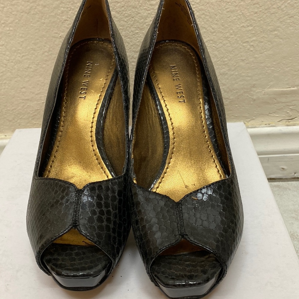 Black size 6 Nine West